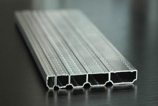 Bendable aluminum spacer bar | U